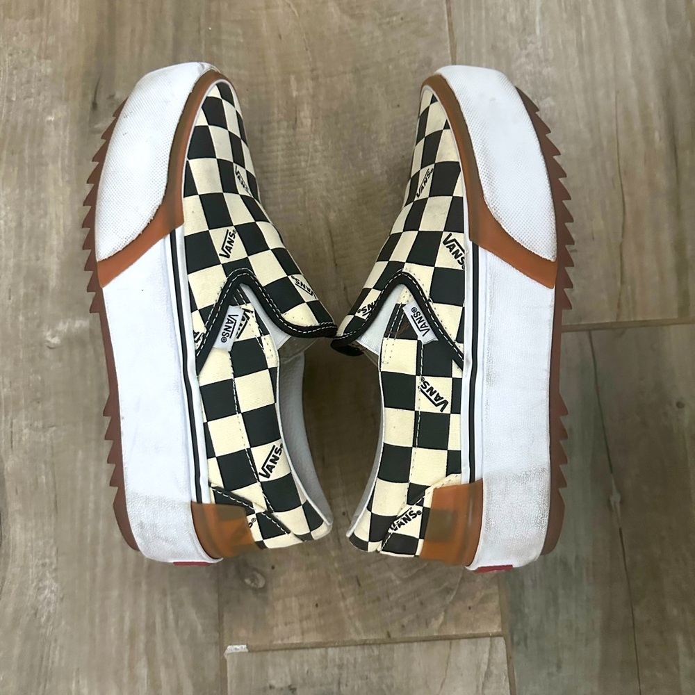 GUC size 7 woman’s vans era checkerboard stack